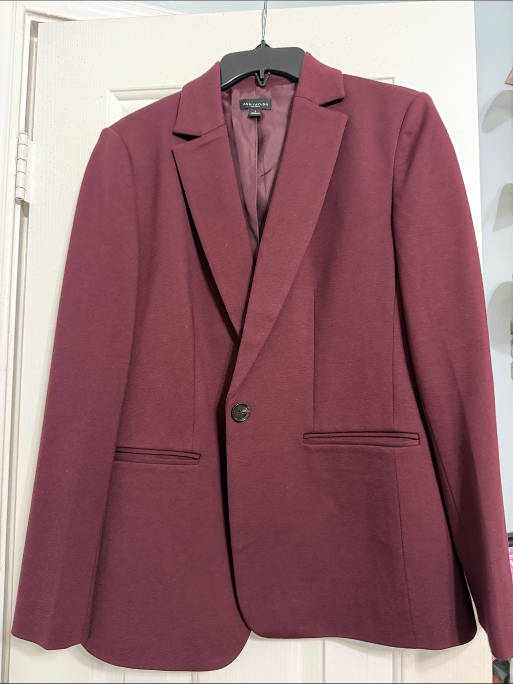 Ann Taylor maroon blazer